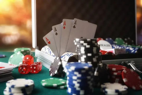 Hongkong Pools slot reel layout showing lottery ball symbols and draw bonus on mpocasino